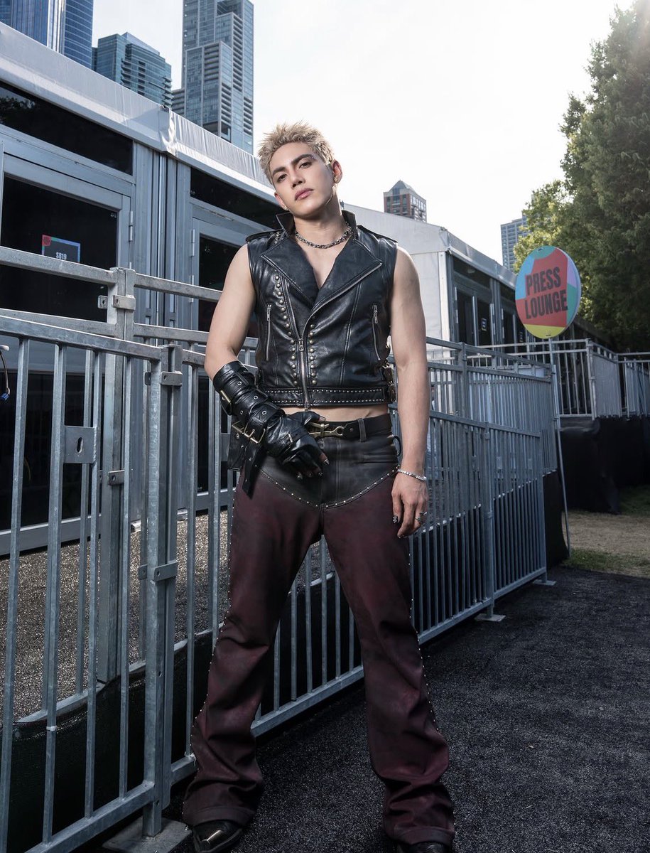 Tasha24__'s tweet photo. Stell’s fit at Lollapalooza ❤️‍🔥
Grabe ang face card!!

©️ofifi

@SB19Official  #SB19
#Stell  @stellajero_ https://t.co/jRjvamGReZ