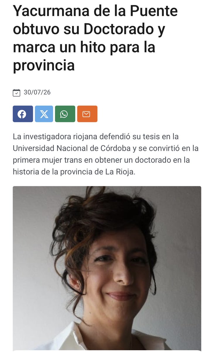 PulsoQueer's tweet photo. Argentina es tierra promisoria, y la provincia de La Rioja se suma a la lista.

La Universidad Nacional de La Rioja entregó por primera vez el título de Doctorado en Estudios sociales de América Latina a un autopercibido trans. El diplomado además se destaca por una amplia dedicación a la participación de congresos nacionales e internacionales, con diversas publicaciones y años de investigación y hasta el Premio Ernesto Laclau por la Sociedad Argentina de Análisis Político (SAAP).

Coincide además que fue la primera persona en acceder a su DNI femenino y es directora académica de la Fundación YauYas y consultora en proyectos sobre vih y ddhh.  

Su tesis, "Habitar la fe desde los márgenes. Experiencias religiosas y sexuales de las disidencias sexo-genéricas en las Iglesias de la Comunidad Metropolitana de Buenos Aires y São Paulo (1987-2022)", analiza las experiencias de las diversidades sexo-genéricas en iglesias cristianas inclusivas y demuestra que estas comunidades no sólo resisten la exclusión, sino que producen nuevas formas de espiritualidad, comunidad y conocimiento desde América Latina.  Su contribución original es "Habitar la fe desde los márgenes no consiste únicamente en resistir la exclusión. Consiste en producir nuevas formas de comunidad, espiritualidad y conocimiento desde América Latina."

Su tesis aborda la inclusión de las identidades de género en iglesias cristianas, y la universidad y la provincia reconocen su formación con su diploma.

#Universidadesidentitarias 
#Religionesprogres 
#negociodegenero  
#sermujeresopcional