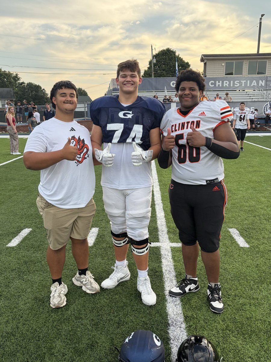 WillDeLong74's tweet photo. Couple plays from tonight’s scrimmage against Clinton. @Corbin_Hobson & @BraymanCooper18  putting on an air show this year! Going to be a fun year. @GCARamsFootball @JaxonWilson50 @CHSDragonsFB @CoachR_Bodine @CoachGaryBass @Coach_Ladd @prepxtra @5StarPreps @CSmithScout @GregDaniels_OL @GregDaniels_OL
