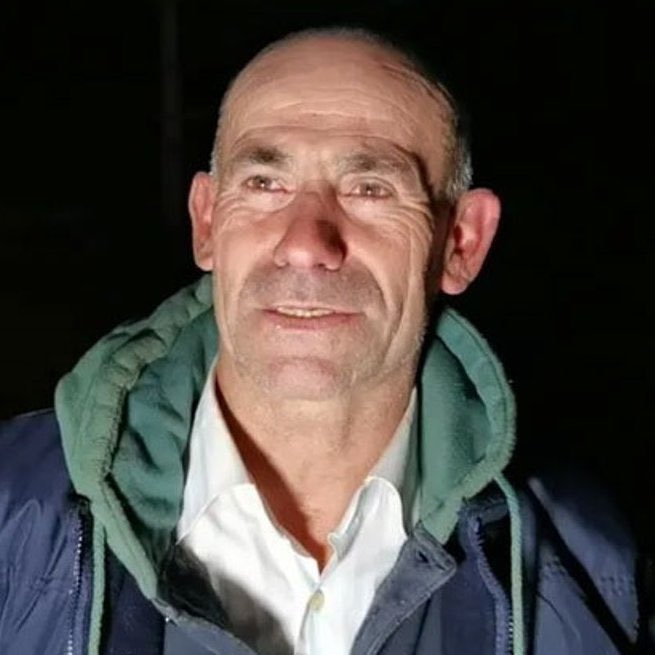 EnsedeCiencia's tweet photo. 🇹🇷 Un hombre reportado como desaparecido en Turquía terminó uniéndose al equipo que lo buscaba… sin saber que él era el desaparecido. 

Todo acabó cuando escuchó su nombre y respondió: ”¡Aquí estoy!”. Una historia tan insólita como real. https://t.co/0jSXlK5TE4