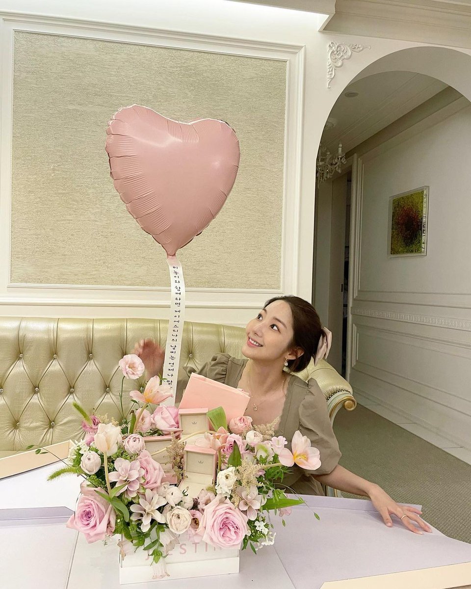 kamlp's tweet photo. 【當年今日】朴敏英在2015 &amp; 2021年8月1日更新

#박민영 #parkminyoung #朴敏英 #パクミニョン https://t.co/F4h94mz6No