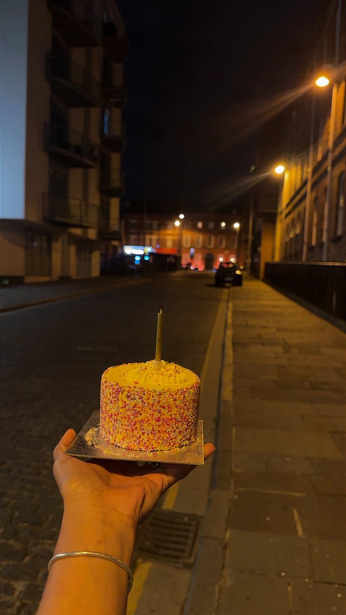 X4it22's tweet photo. Happy birthday to me 🎂♥️ https://t.co/Ot5ubVW5c8