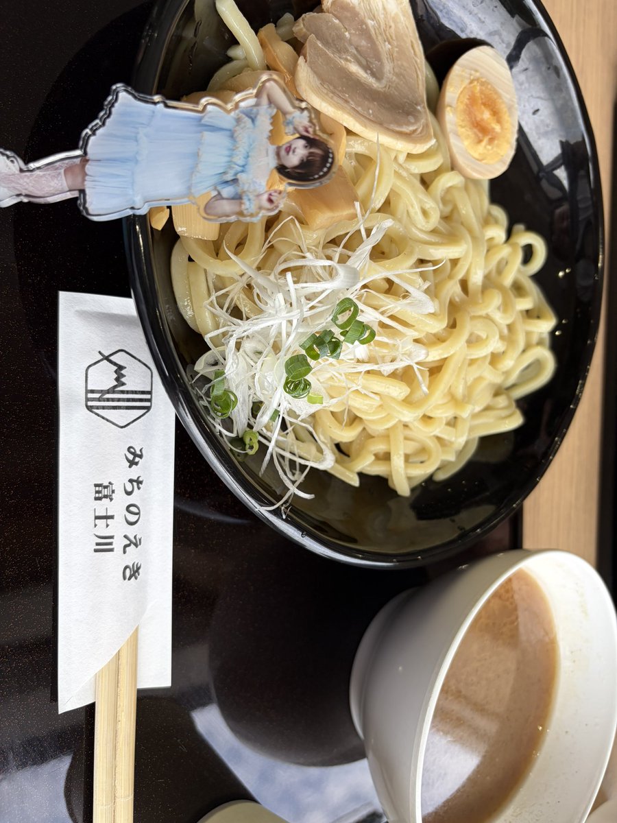denagisa_7's tweet photo. 朝飯からつけ麺だよ…あかり… https://t.co/pDWQJ12NE5
