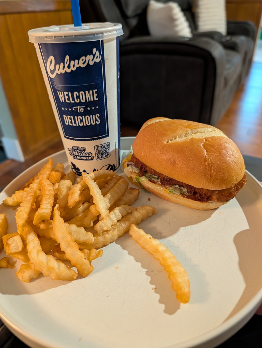 willowavekeith's tweet photo. Come on @culvers  this cost $15.00!!??? https://t.co/KG8rgF1Qoz