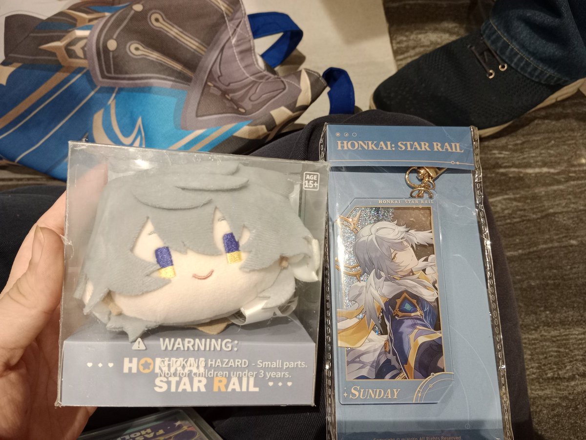 thisisxay's tweet photo. WTS 
Sunday Big Head and Allstar Acrylic Quicksand - P1500 for these two!

You can buy it from me here in Hoyofest PH! #HoyofestPH #Hoyofest2026 https://t.co/biZu4K6iOr