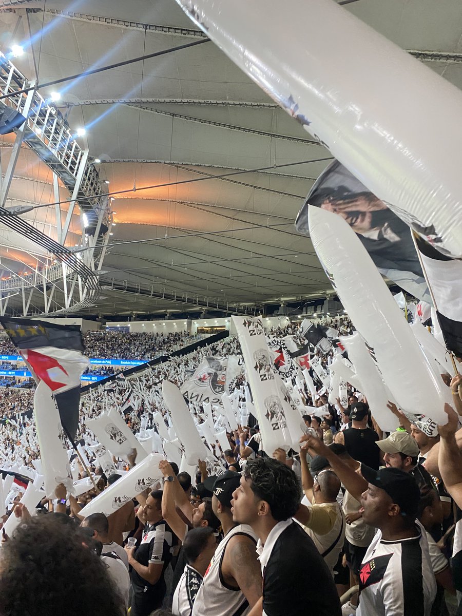 midiavascaina's tweet photo. ⚠️ | ATENÇÃO: Quem for ao Maracanã amanhã

ENTREM CEDO E POVOEM O SETOR NORTE

Haverá ações na arquibancada. É importante também que não MOVAM as peças de lugar ⚠️⚠️⚠️ https://t.co/370VVPvm5s