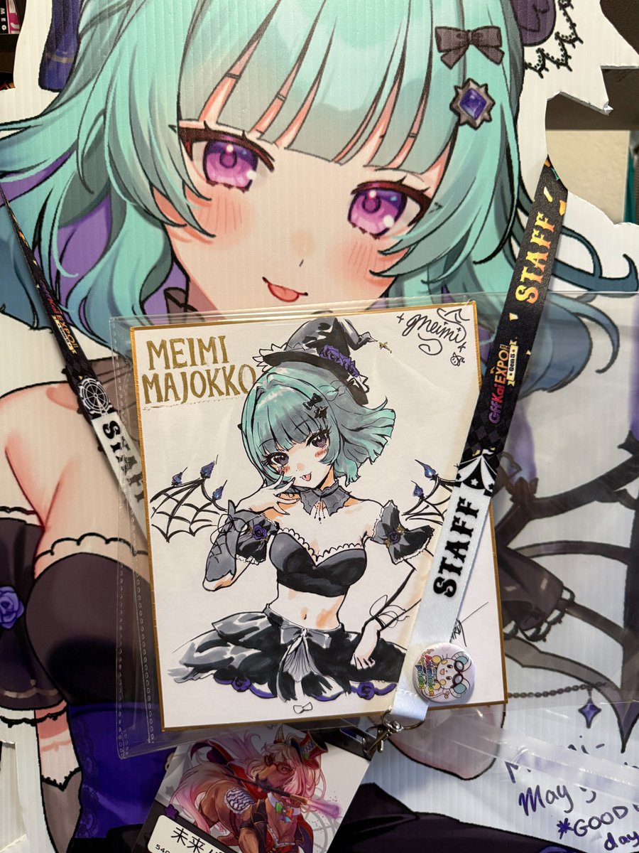 miraipanda_ch's tweet photo. @TeamSmig1 #gsnews
Meimi banned me from participating in her standee auction at OffKai but not at AniFest so I won her there. Instead of paying shipping from SoCal, they drove the standee up to OffKai for me to pick up. And during the OffKai standee auction, I won her shikishi auction in AA https://t.co/bnQVLA2eGW
