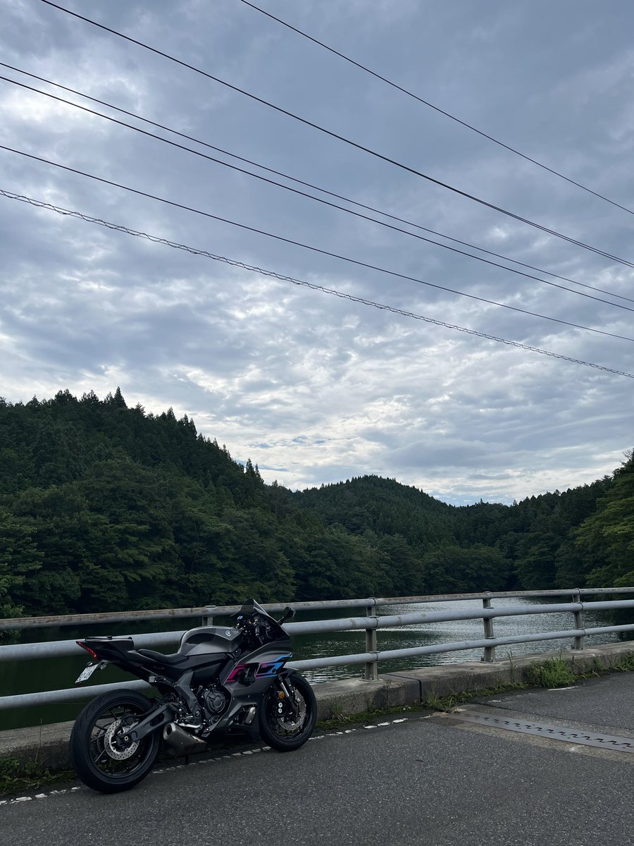 2001Monatanuki's tweet photo. 朝活☀️雨降りそう…

 #排熱 
 #やばい https://t.co/cN1c25B2C3