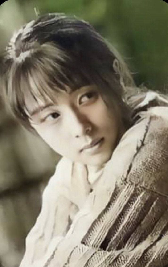 ZARD5552's tweet photo. 言葉はいらなかった
愛している
のサインだけで
フォトグラフ 砂に足跡つけてほら君が笑ってる https://t.co/jgxIalUFWl
