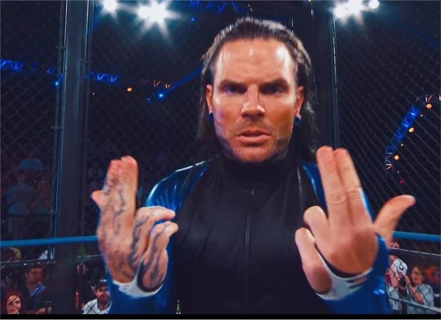 LuigiWrestling's tweet photo. Jeff Hardy apareciendo en el video package de la carrera de Nick Aldis. Qué bonito. #SmackDown https://t.co/rxj19B5ZRC