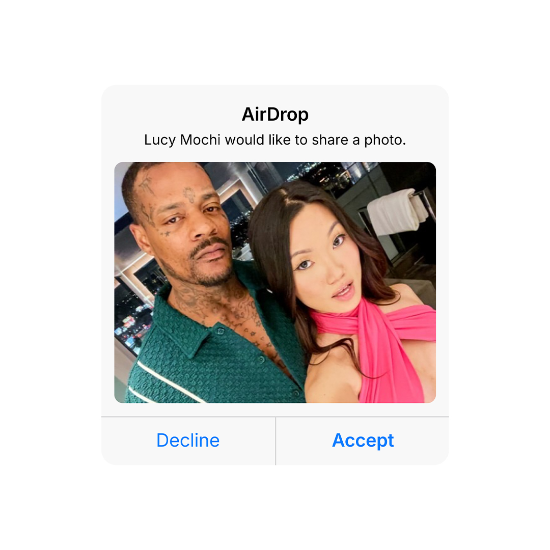 blackedraw's tweet photo. You received this from @lucymochix. 👀 Wyd next? 

feat. @iamjasonluv https://t.co/vEQqWNjUbz
