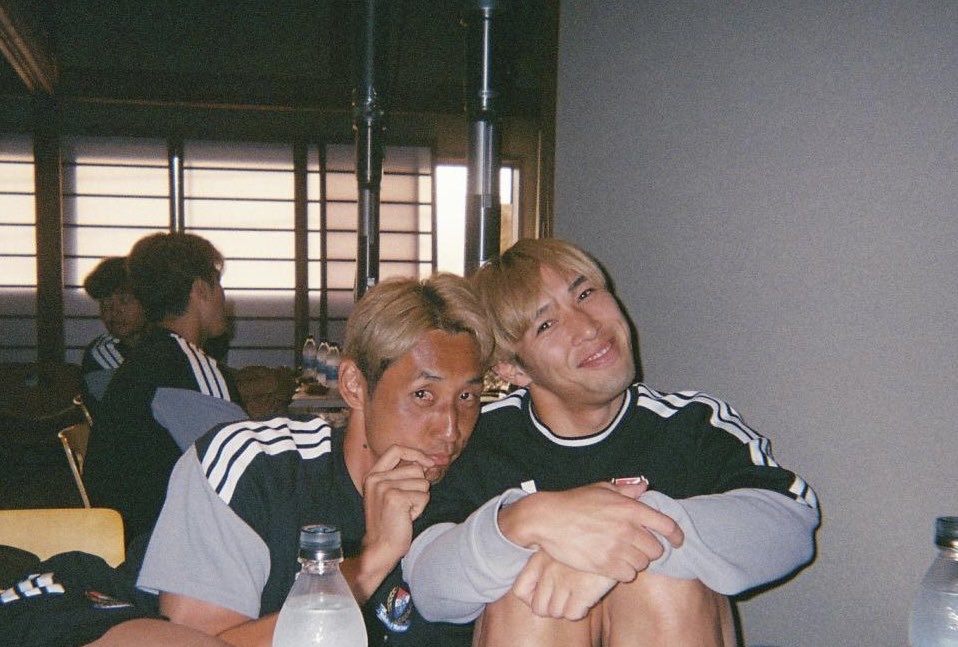prompt_fmarinos's tweet photo. ／
#宮崎キャンプ2026 🌴
インスタントカメラを渡してみた📸Part 3
＼

今年も恒例の焼肉会🍖✨
美味しいご飯でしっかりエネルギーをチャージ💪

#fmarinos https://t.co/V3BreJHs4W