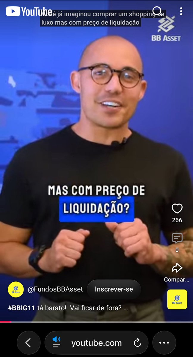 fiinewspaper's tweet photo. 🤷♂️o que acharam deste rendimento de R$ 0,03/cota do BBIG11? Parece que muita gente esperava o fundo entregando R$ 0,05/cota.
#BBIG11 Rendimento R$ 0,03
Pagamento em 14/08 @infoFII
Mês passado R$ 0,02
Média de 4 meses R$ 0,05
38.077 cotistas
https://t.co/E29xjnqM3O
Frustração de expectativa nunca faz bem ao secundário. Nos últimos 6 meses a queda foi de mais de 27%. Nos últimos 5 dias estava subindo mais de 3%, parecia que começaria uma recuperação. ❤️🩹 agora, para semana que vem, vamos acompanhar como o fundo se comporta, diante da lei dos 3 dias.
Também tinham ficado com impressão que o impacto era pontual naqueles R$ 0,02/cota do mês anterior? Agora é que a galera desancora por não saber o que virá no mês seguinte!
Quem estivesse pensando em comprar perto dos R$ 5,00 para obter um rendimento de R$ 0,05/cota, tende agora a esperar por mais informações antes de se posicionar. Podem passar a exigir uma cota abaixo de R$ 5,00 caso entenda que fundo pagará rendimento menor. Vai que vira faca caindo! Muitos tendem a esperar.
O próximo rendimento ganhou uma importância enorme. Pois se engatar um terceiro rendimento ruim, seguido, estará formando uma tendência, na percepção dos cotistas. E isto reprecifica o patamar do secundário, pra baixo.
🤖apareceu pra mim agora nesta semana, um vídeo antigo, acabou que ele envelheceu muito mal! Ficou mais barato ainda. Este algoritmo funciona mesmo, deve ter requentado o vídeo por conta de tanta gente surpresa com este rendimento. Comparar o fundo com uma peça de vitrine em promoção não parece legal, mas como era bom receber 150% do CDI, uma boa recordação, fase boa que tende a não voltar.
Mas carteira do fundo tem qualidade, lastro imobiliário com excelente performance operacional, ativo troféu, mas a estrutura de capital com erro na alavancagem criou um caminho acidentado e com solavancos.
Precisam ajustar, acomodar as melancias no caminhão. Para depois seguir caminho adequado ao perfil de ativo premium. Sem alavancagem, ou com alavancagem bem baixa. Retorno ajustado ao baixo risco. Mas por enquanto o momento é de som dos canhões.
Cotista para este tipo de fundo quer previsibilidade, não levar susto, gestão precisa melhorar comunicação. Trocar o RI que foca em marketing, para um RI que foque em resultado, que apresente um guidance, ancore de novo as expectativas. Que tenha um viés mais financeiro.
Caso contrário, vai ficar mais barato ainda… quanto mais barato, mais atenção vai chamar!
Do fundo do baú: 2024, 12 de dez.
🎙️#BBIG11 tá barato! Vai ficar de fora? #bbpremiummalls #bbasset #fiis https://t.co/oMScfQ8xDB via @YouTube