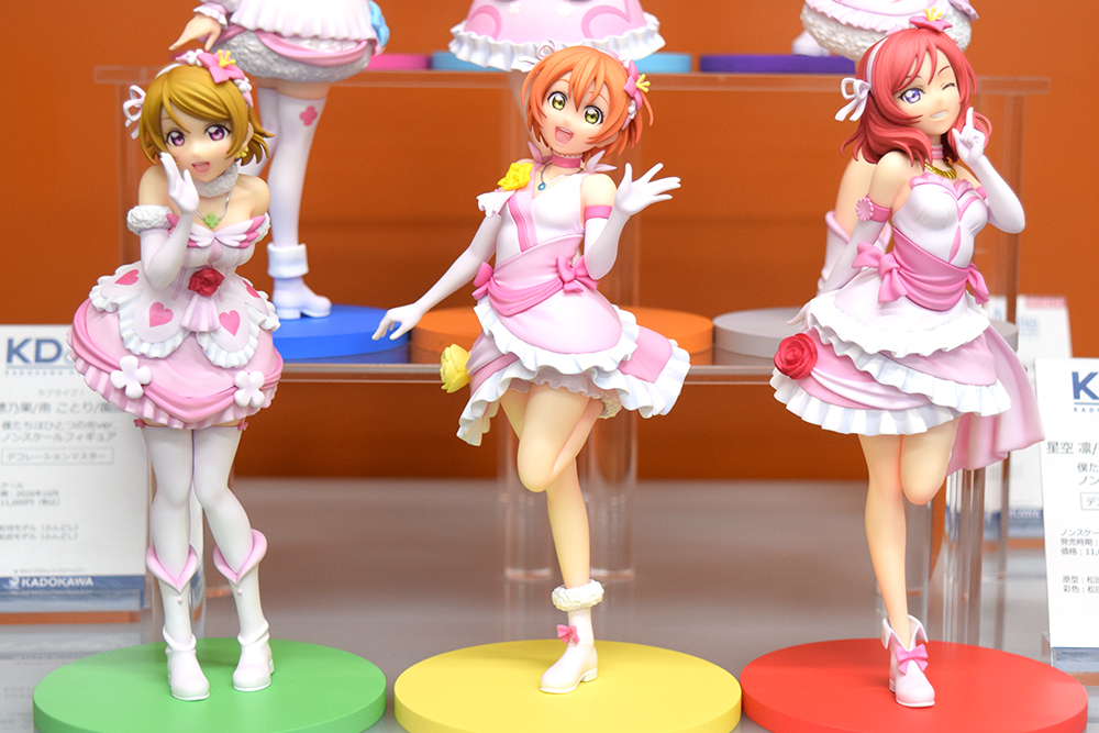 KDcolle_news's tweet photo. ＼✨️展示情報✨️／
AKIHABARAゲーマーズ本店5F ラブライブ！スクールアイドルスペース入口付近で、『僕たちはひとつの光』衣装のμ'sメンバーの彩色見本を展示中！

1年生メンバーの予約受付は8/5(水)まで！

ご来店の際はお見逃しなく♪

https://t.co/HwOnwKall3

#KDcolle #lovelive https://t.co/xzmeWJbqg0