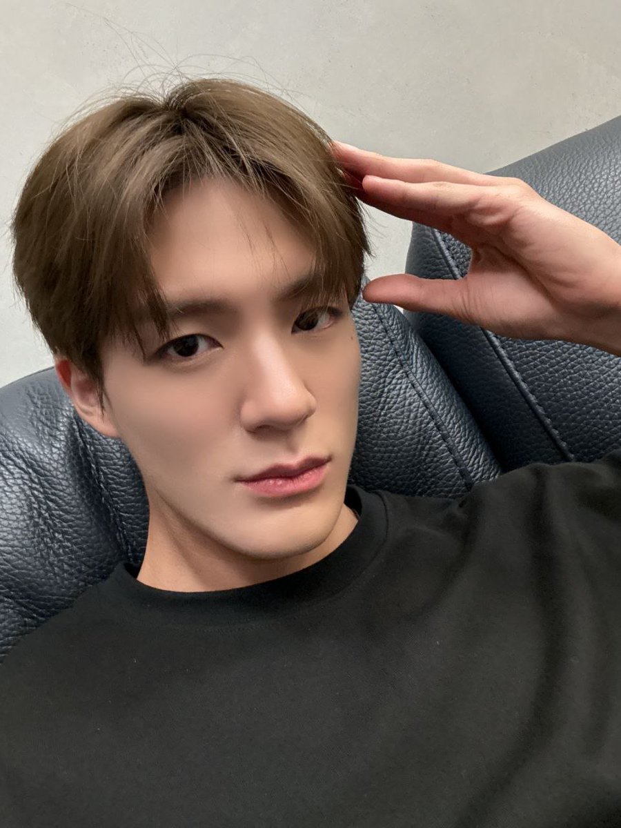 Leejeeno's tweet photo. Jeno's selca in August 2025. https://t.co/pXiz5GwuFI