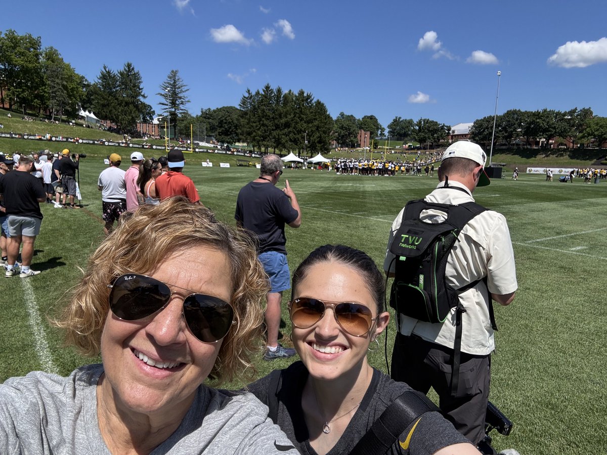 CoachFantan's tweet photo. Steelers training camp with Lauren! Smiling with a few of our favorites Jaylen and Jack. #SteelerNation https://t.co/Xj7yMMAiVT