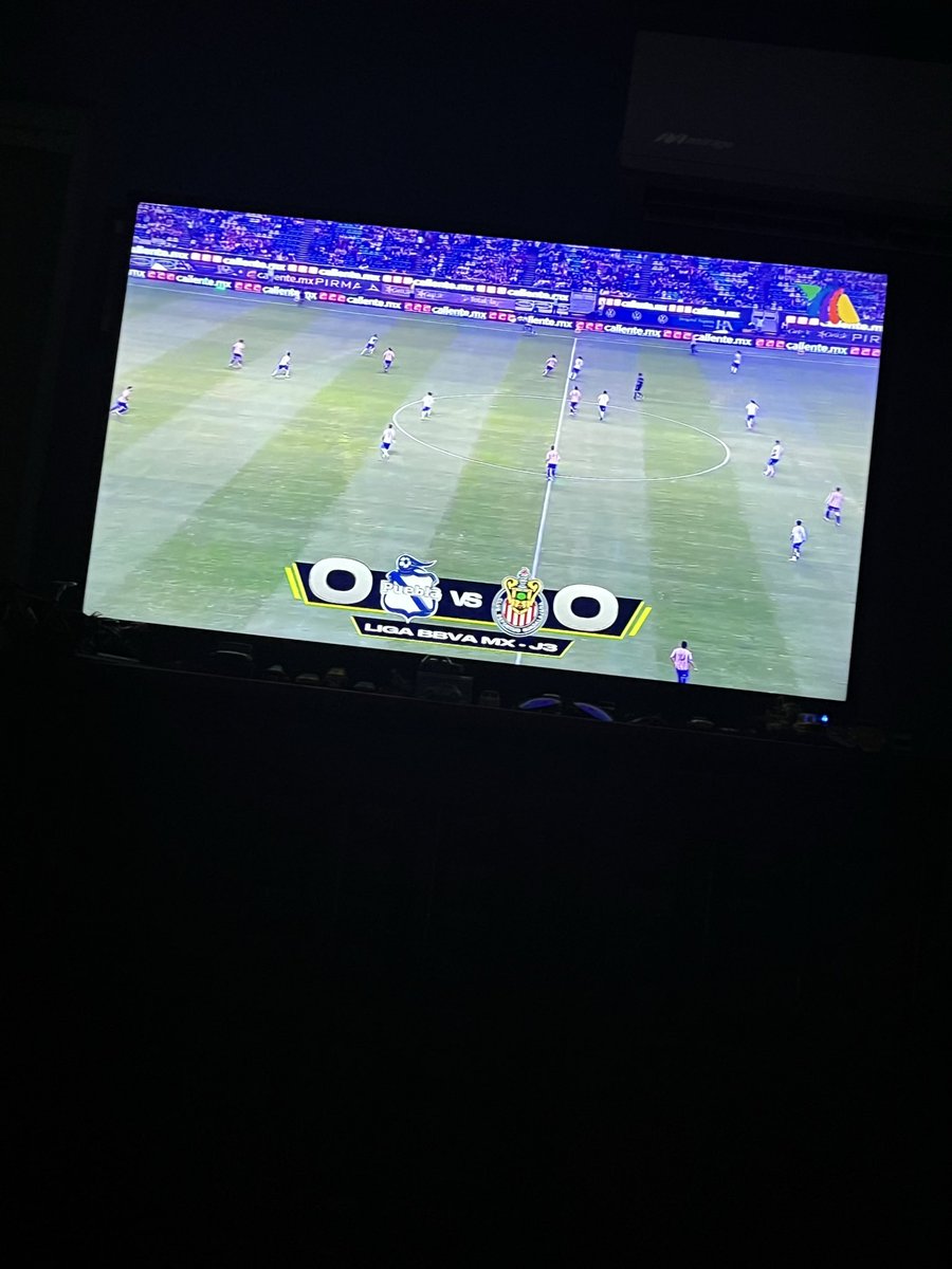 thvgugi's tweet photo. nunca creí estar un viernes viendo un partido por voluntad propia https://t.co/Cdh9qYpFtq