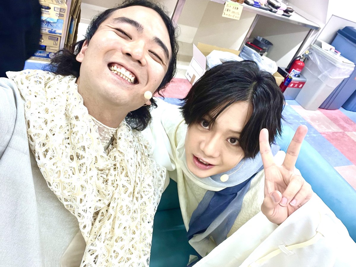 masa0927masa's tweet photo. マサです！
初日が明け無事A、B班の公演が終わり、「巌」として千秋楽でしたが最後まで
#ビヨンドドーン
最高のものになるよう尽力したいと思います！
回替わりキャストで毎公演色んなカラーがあります！
是非遊びに来てください！
リュウとの舞台で初共演は感慨深く勉強になり楽しかったです！
ラブ！ https://t.co/iT2hdGZ811