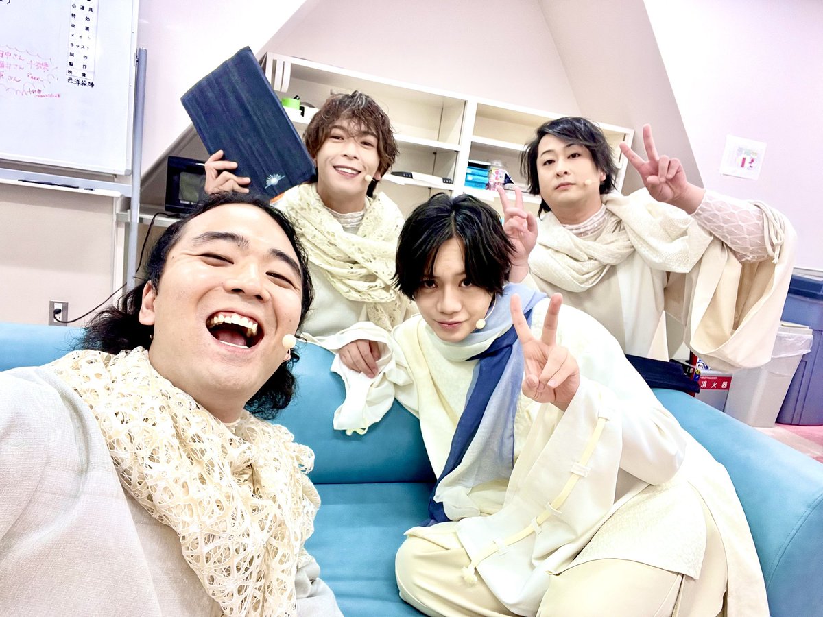 masa0927masa's tweet photo. マサです！
初日が明け無事A、B班の公演が終わり、「巌」として千秋楽でしたが最後まで
#ビヨンドドーン
最高のものになるよう尽力したいと思います！
回替わりキャストで毎公演色んなカラーがあります！
是非遊びに来てください！
リュウとの舞台で初共演は感慨深く勉強になり楽しかったです！
ラブ！ https://t.co/iT2hdGZ811