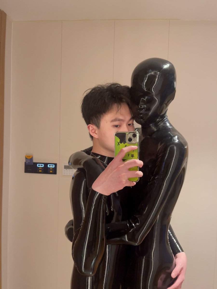 Tyriq_2004's tweet photo. 超绝身高差@ryzdyjx 
#latex https://t.co/RZVXZR8mCd