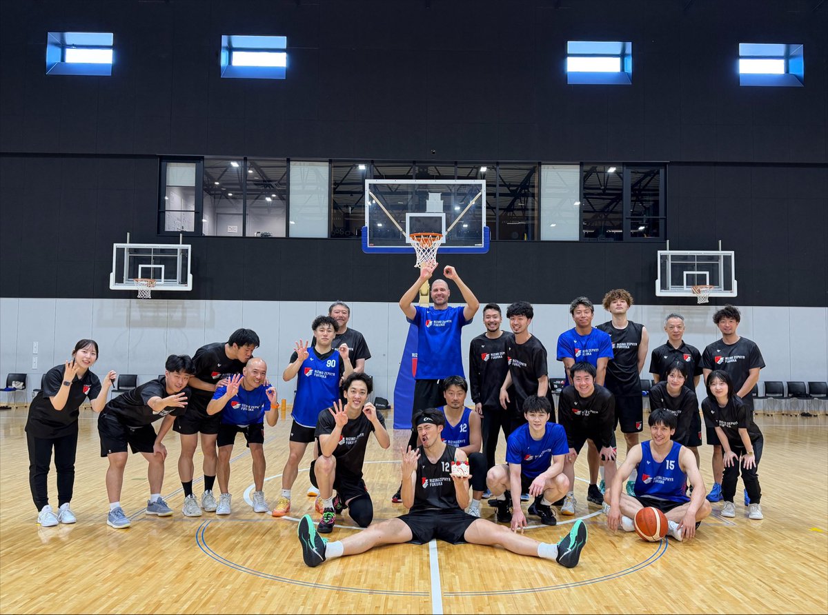 rz_fukuoka's tweet photo. 🎂😚💙 https://t.co/TKPsbS1jT8