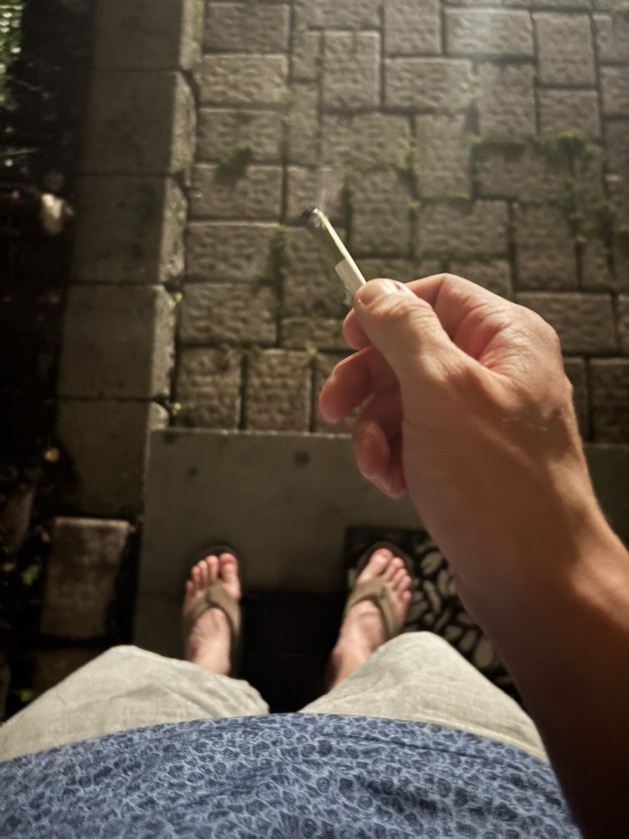 CharlieTrantum's tweet photo. Feet dox #toes https://t.co/QSDe5VU5zK