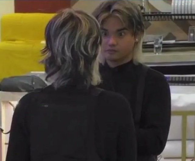 pablueee14's tweet photo. who are you? i'm you but stronger ang atakeeee AHAAHHAAHHAAHHAAHHAHAAHHAHAH https://t.co/PdN9uYXjQE