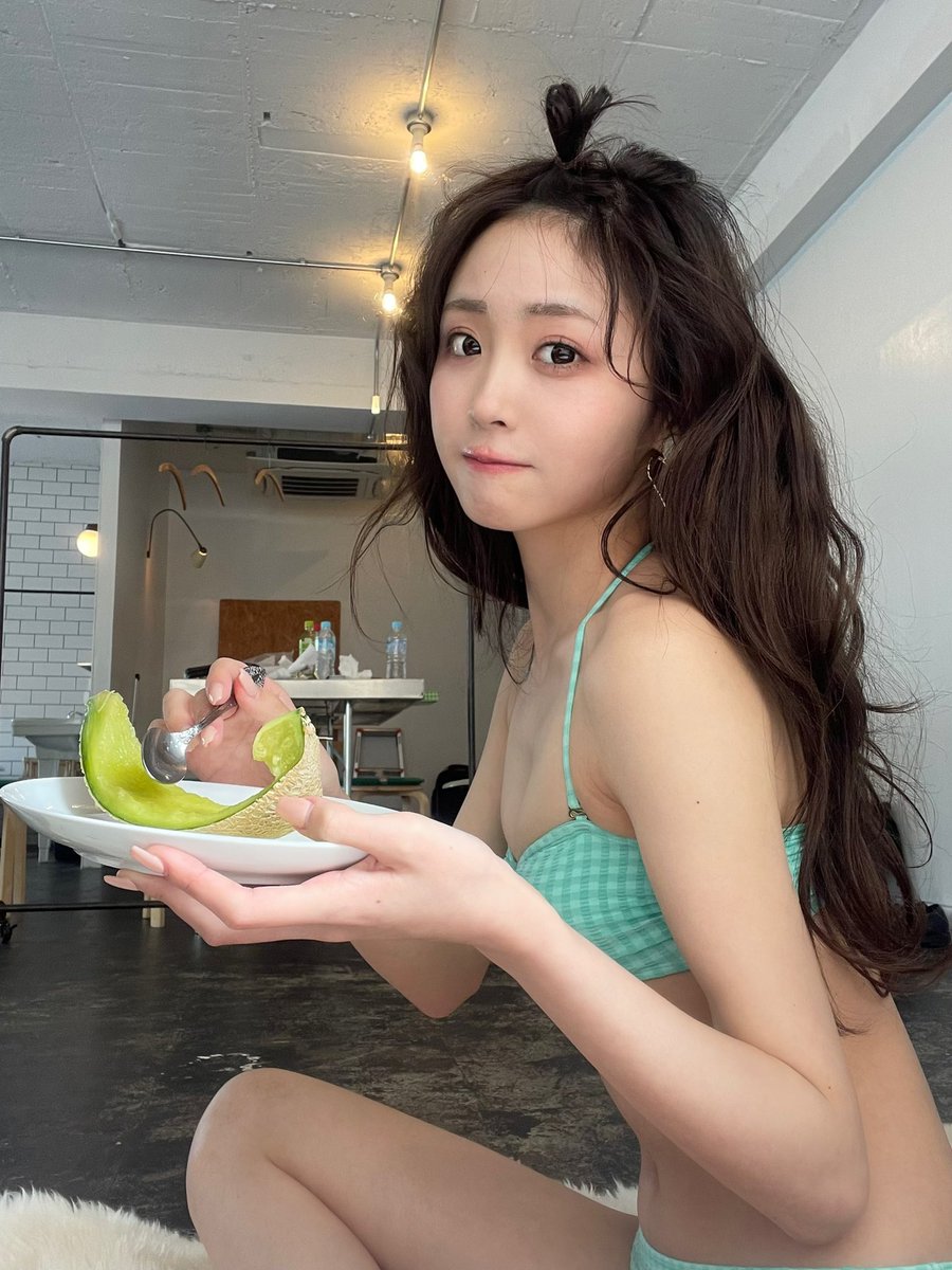 Akarishinshin's tweet photo. セクシーゆいちゃん！！
たまらんな

#櫻井優衣 https://t.co/CWPWDbK219