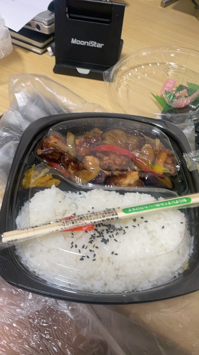 Freedom_Jennny's tweet photo. 月初比　-2.6%
年初比　+21.4%

長期投資家なので、都合よく市場見抜けて、半導体とバリューの切り替えができるはずがない、給料日の余剰資金で淡々と少しずつ購入のみ、バリューでも、半導体でも https://t.co/6Mo3UAIdvY