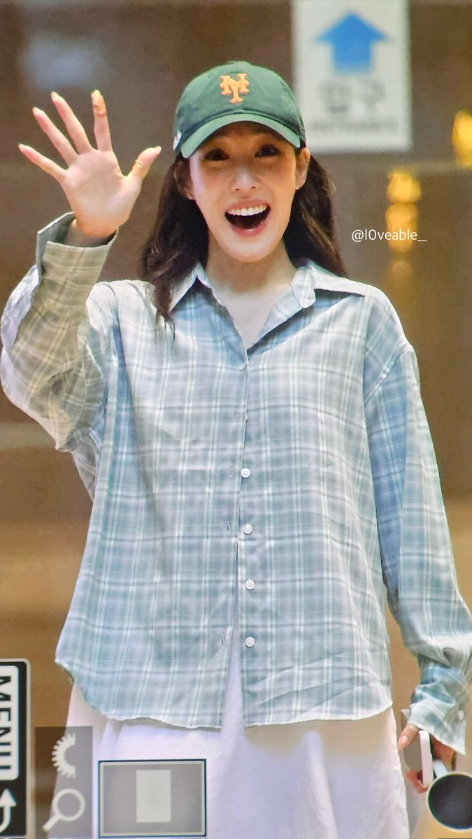 l0veable__'s tweet photo. @tiffanyyoung ♥ https://t.co/JC8fWWBVI8