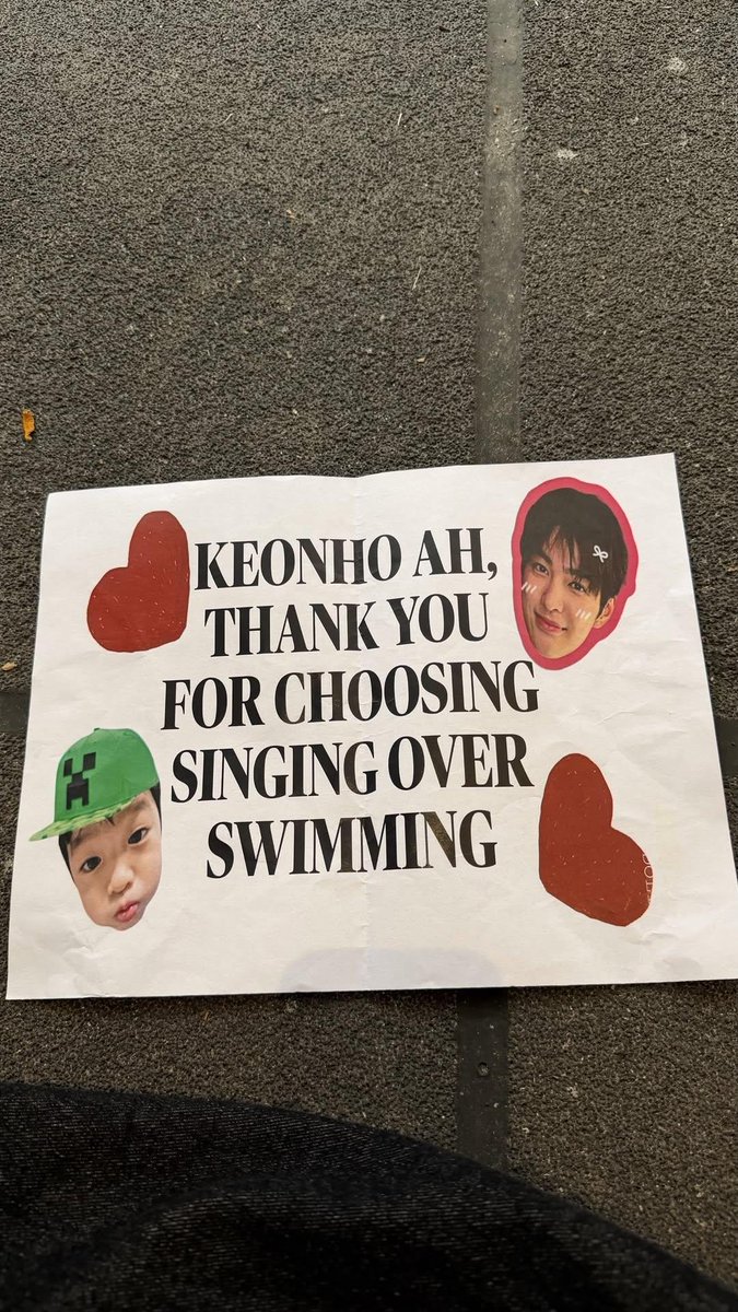 keonhosloop's tweet photo. "Keonho ah, thank you for choosing singing over swimming." https://t.co/hNLBEZWGt2