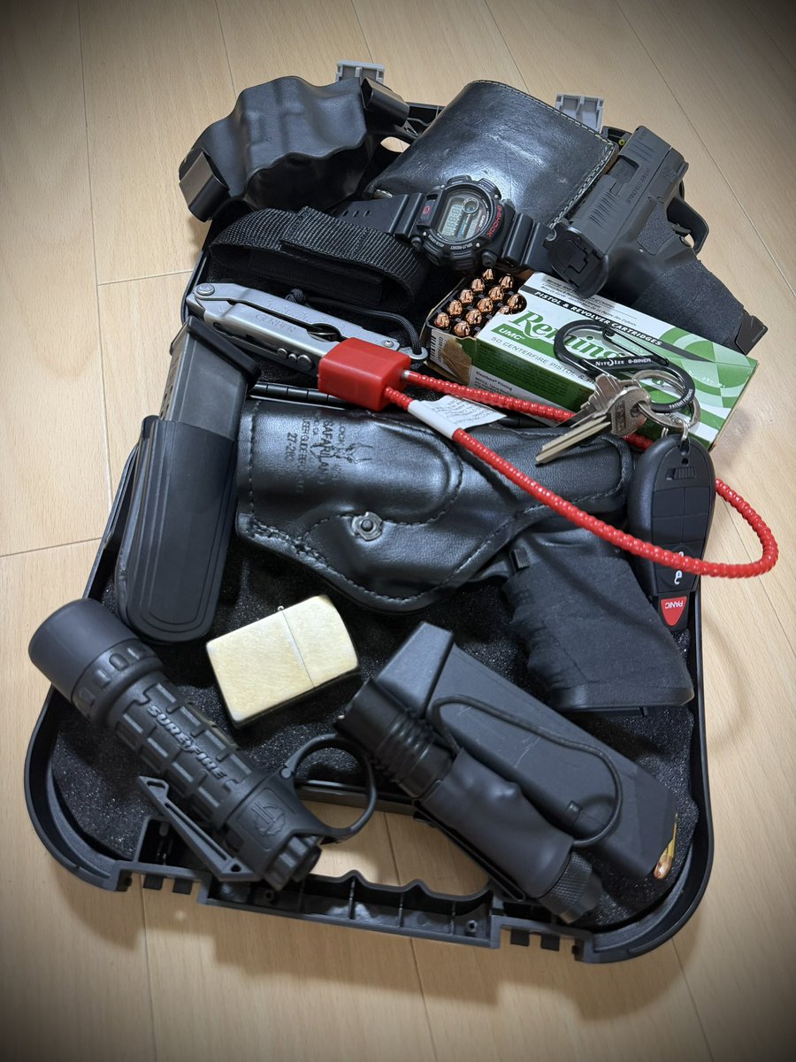 Johnnypotato13's tweet photo. #EDC #EverydayCarry #EDCgear

An adult’s toolbox filled with EDC essentials. https://t.co/sNhgNgEw2h