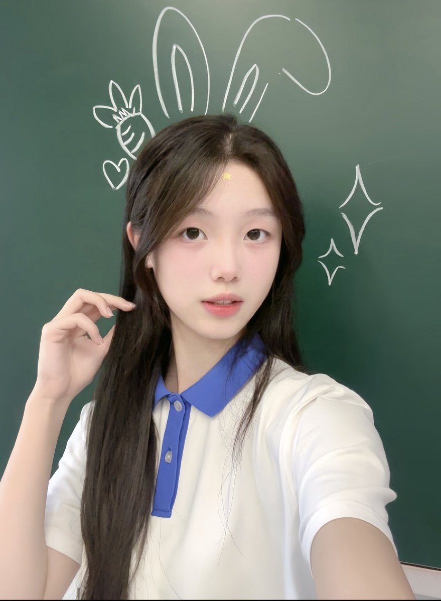 GraceGreenfy's tweet photo. 这个点有人在吗

            睡醒想发照片，要看吗... https://t.co/QOE0lfcZNr