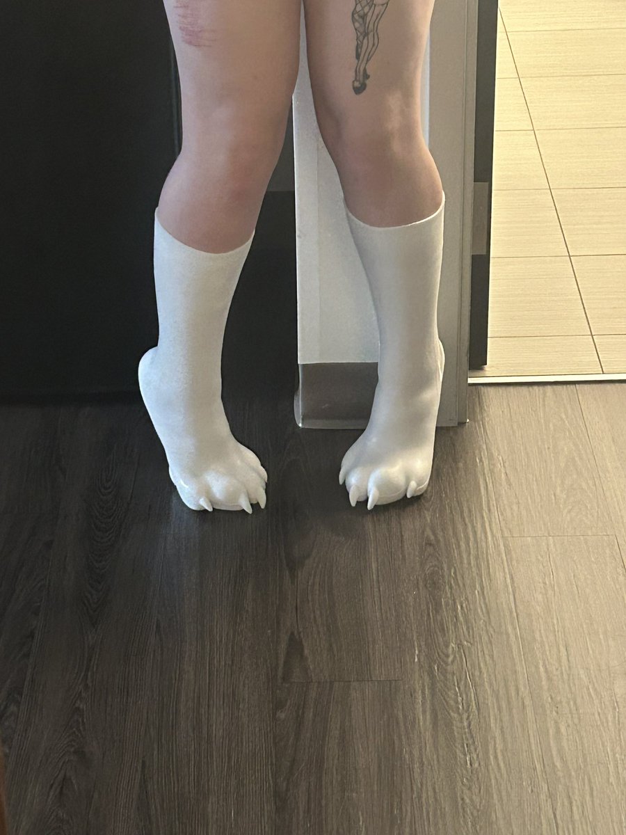 Trans_Centipede's tweet photo. She let me try these on https://t.co/iiDjnIfjUO