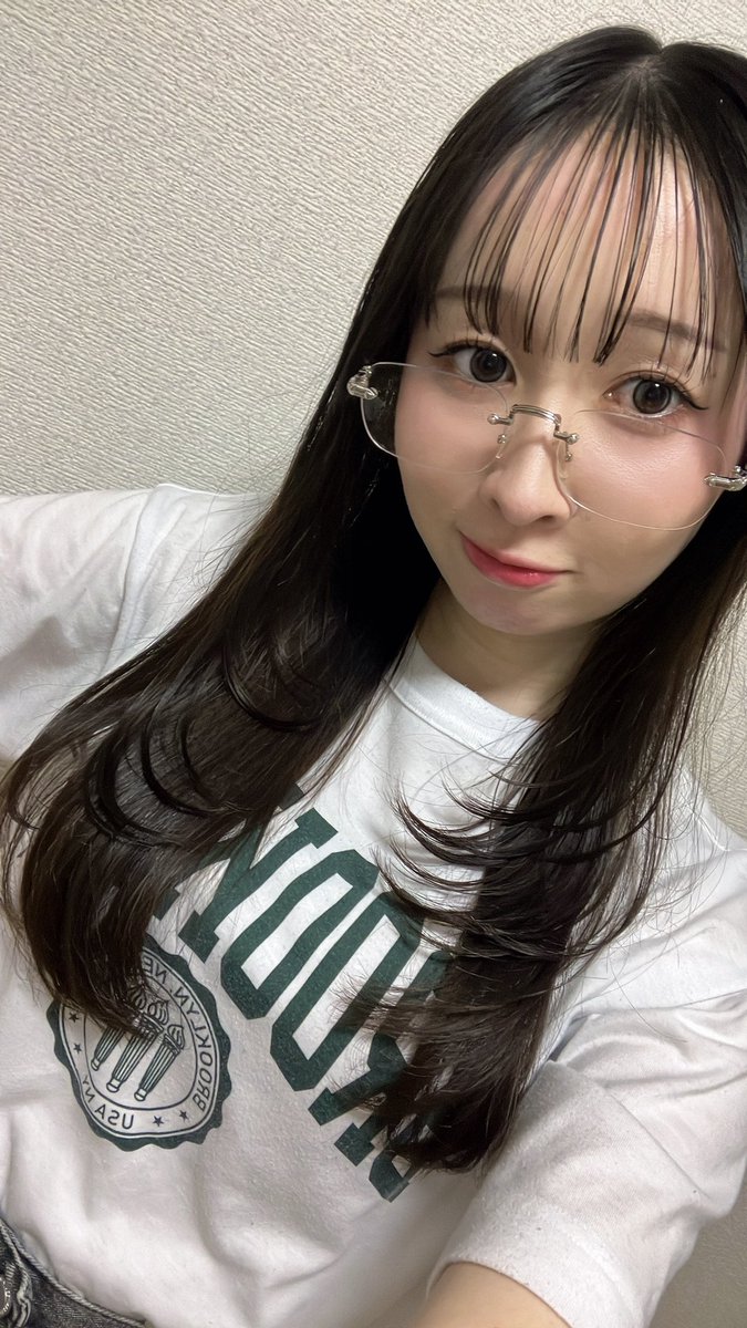 ui___0825's tweet photo. 8月だ！暑い！！

最近縮毛矯正をして
サラサラツヤツヤ髪を楽しんでます♪

最近はまた舞台に立ちたいなぁと思う日が増えました。
生活面と両立するのが難しくて悩みます(―''"―;)
また素敵な告知ができるよう引き続き頑張りますね！

みなさま熱中症に気をつけて過ごしましょう໒꒱  ̖́- https://t.co/PgCJA4piMu