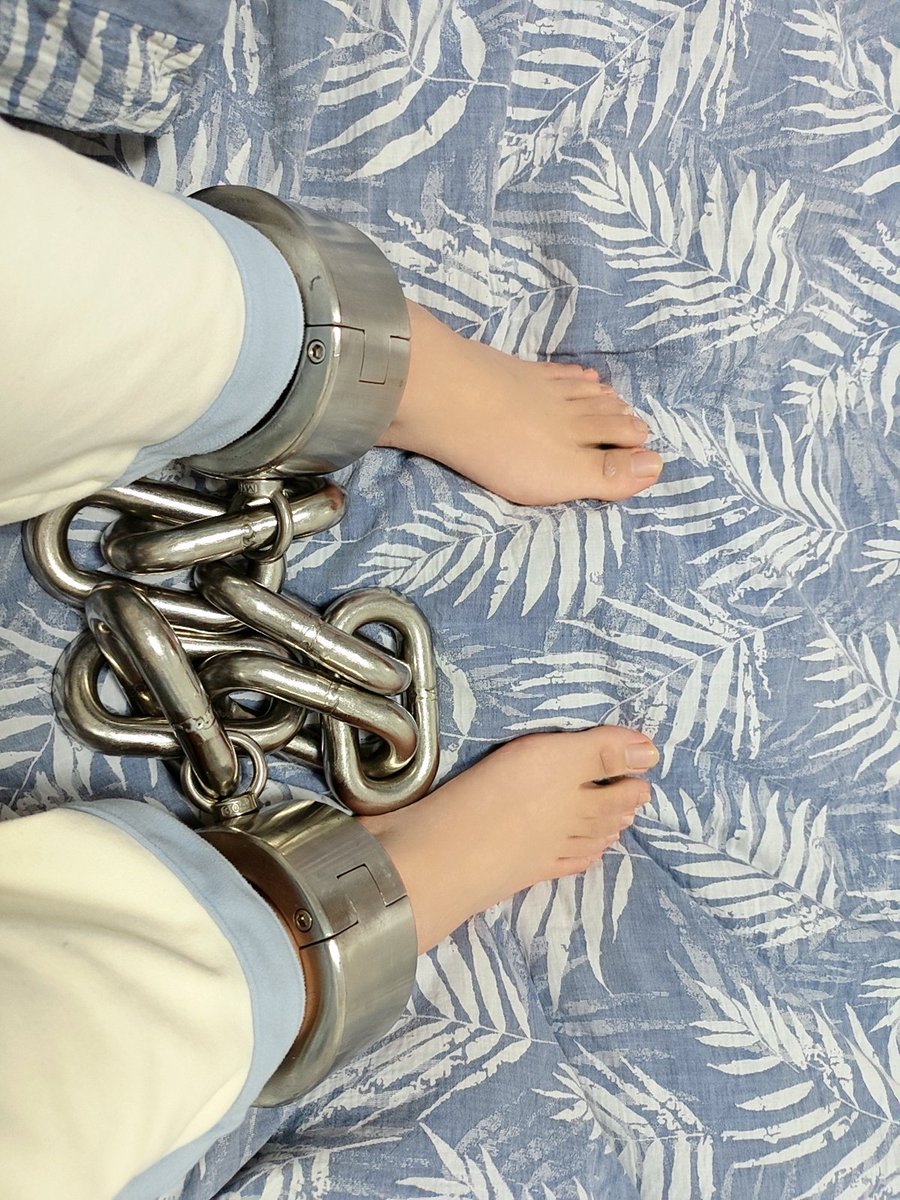 FN404_anklet's tweet photo. #脚镣 #裸足 #手铐 #重镣 https://t.co/oZFbAXpwUC