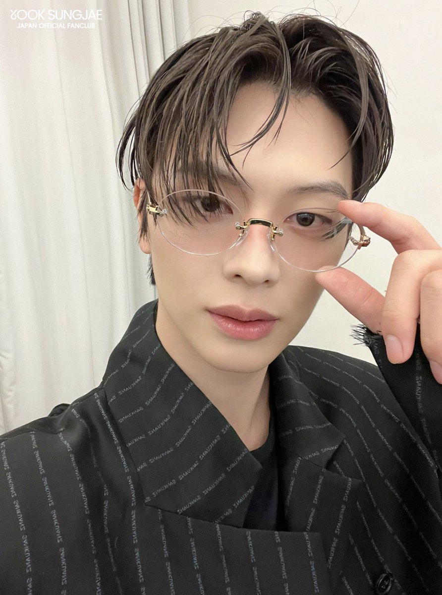 iy_chil's tweet photo. 8월 먼슬리 메세지 #육성재 🩷

로쿠타치.ᐟ 여름을 즐기고 있나요?
8월에도 여러 추억을 만들며 즐겁게 보내요.ᐟ.ᐟ.ᐟ https://t.co/hXUDiIsVW1