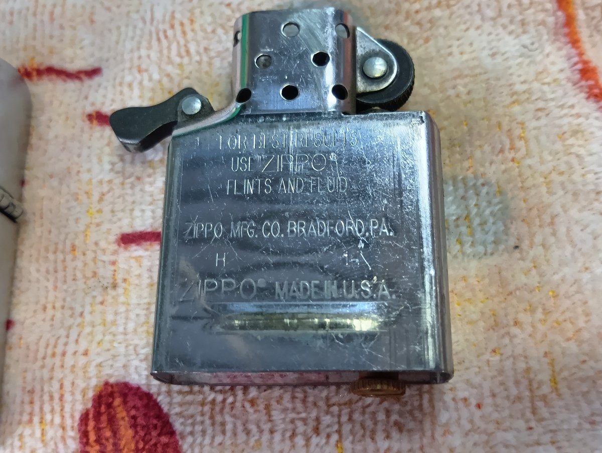 kunoshoten's tweet photo. ジッポー Zippo
入荷
¥1,500
#Zippo
#ジッポー
#鉄道忘れ物
#久野商店 https://t.co/G1MEerRb7i