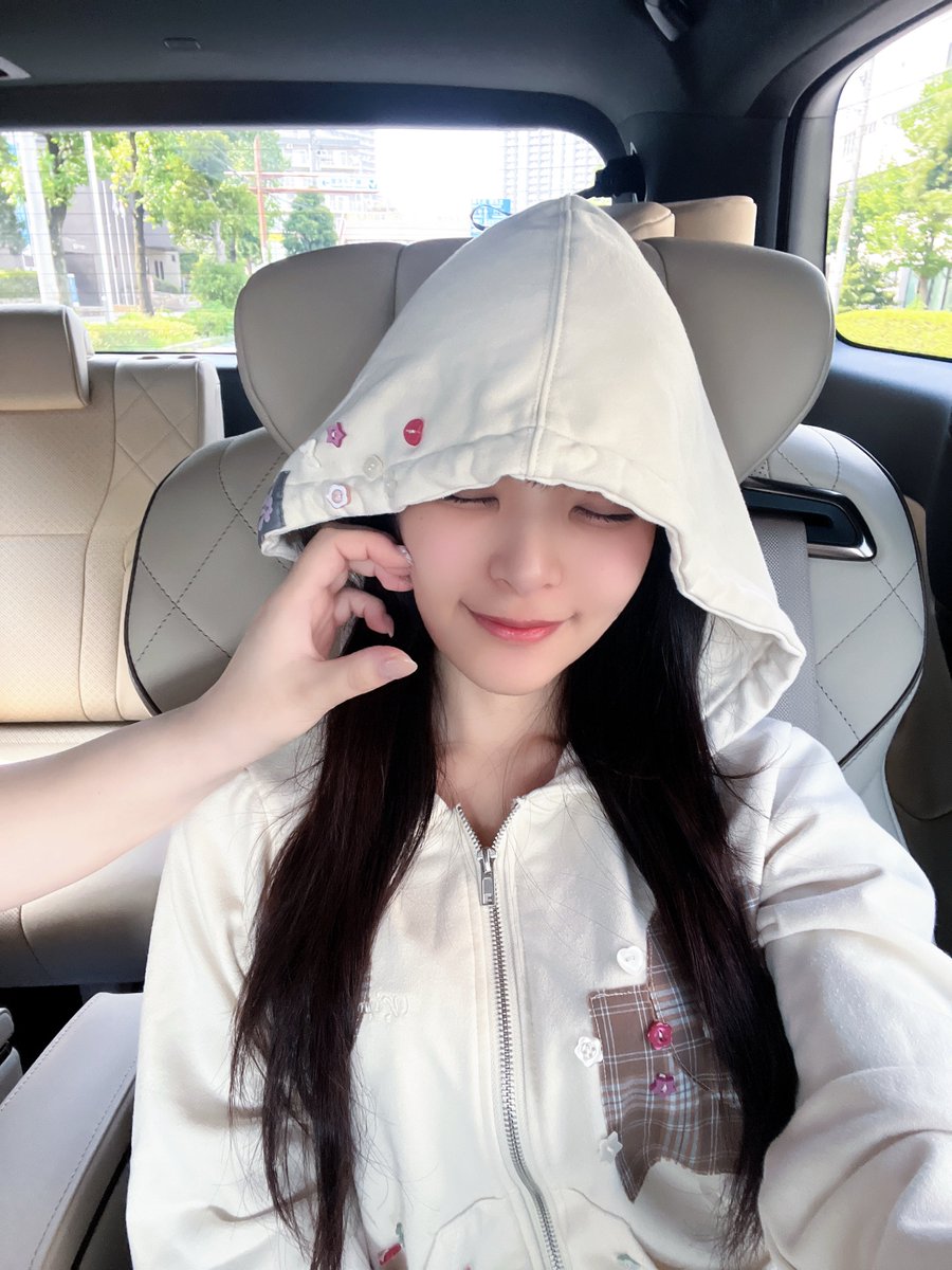 子花衣あやUPDANCE Lily tweet media