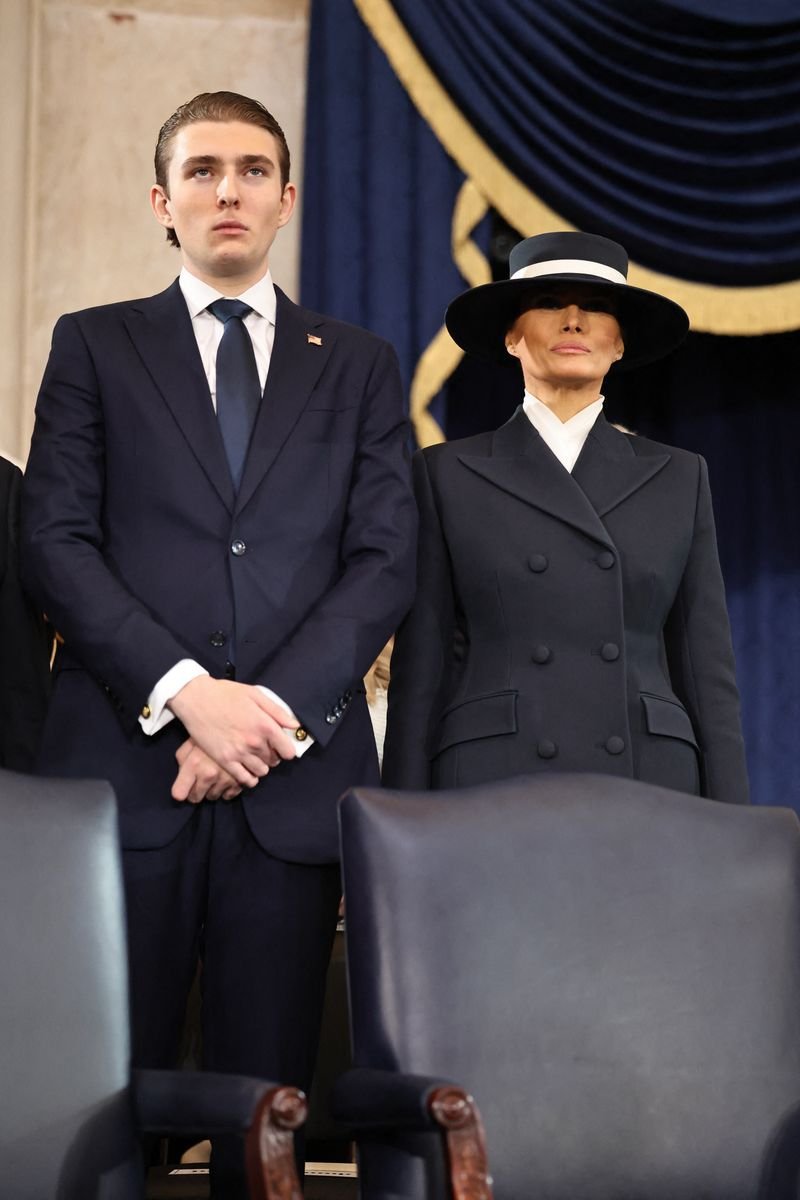 DavidJHarrcfx2's tweet photo. A Mother’s pride. A son’s respect. Melania and Barron Trump! Drop a❤ for them!! https://t.co/HZ4LuG0fXk