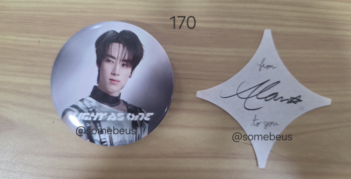 someBeus's tweet photo. การ์ด ขุนพล ฮาร์ท คอปเปอร์ 90 บาท
เข็มกลัด อลัน 170 บาท
ค่าส่ง 35 บาท รับ 2 ชิ้นขึ้นไป ส่งฟรีค่ะ 🩵
#BUS_LIGHTASONE 
#ตลาดนัดbus 
#ตลาดนัดบัส https://t.co/vsxC4QOKwX