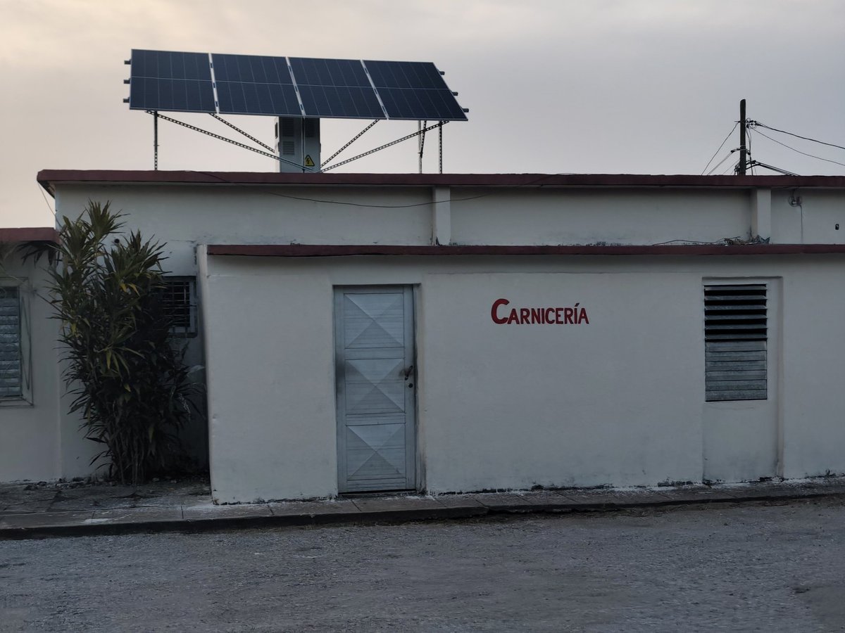 rlicea_mojena's tweet photo. Visitamos la Zona de Defensa 400111 del poblado "Julio Antonio Mella", evaluamos el completamiento de todas sus estructuras, su elevada preparación combativa, y la transformación de la comunidad con participación popular #LaPatriaSeDefiende #IslaDelaJuventud #SentirPinero https://t.co/uG9G1biF74