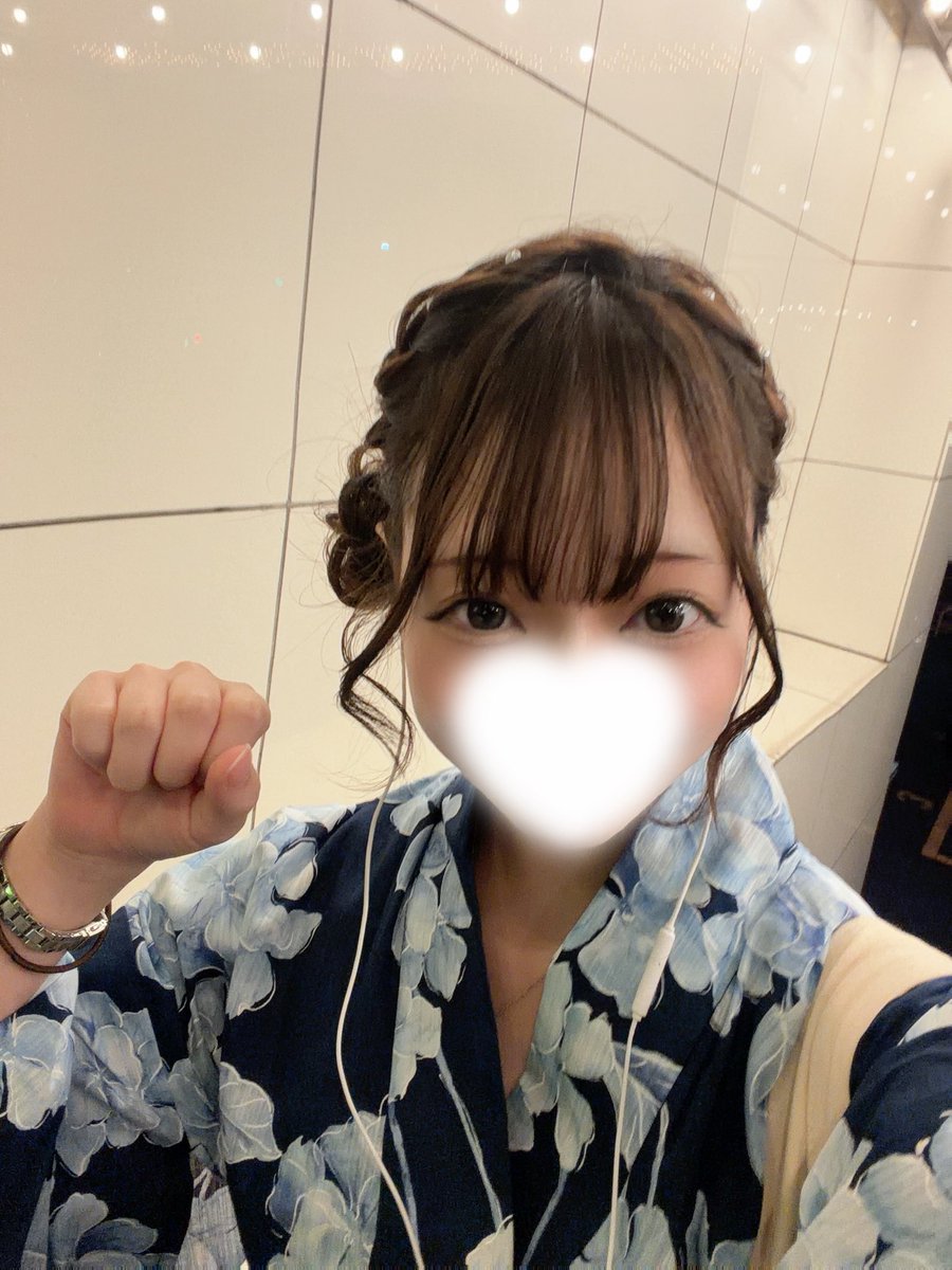 rumina8x's tweet photo. この前浴衣着たんだ〜♡着付けも自分でやった❗️

かわいい〜？？🥹

⚠︎反転していますが右前で浴衣の着方は合っています https://t.co/kmVCIIVASL