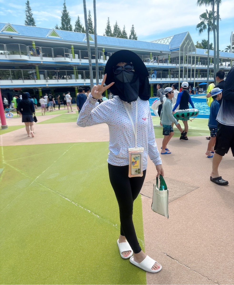 sonji_pyon's tweet photo. 大人のプールのエンジョイ笑笑
冷凍フルーツを氷代わりにASTI❤️
3週間ぶりの酒✋ https://t.co/P32JjY1iNb