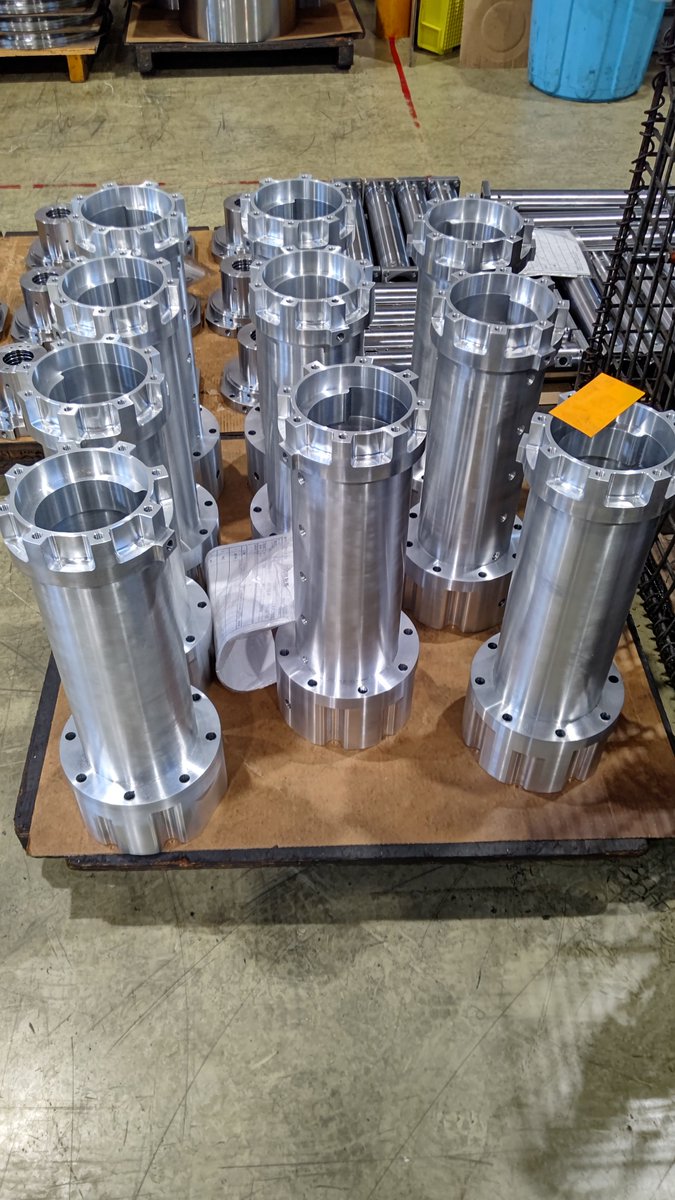 H3ロケットの部品写真 （JAXAさんの許可有り） 目の前の部品が宇宙空間