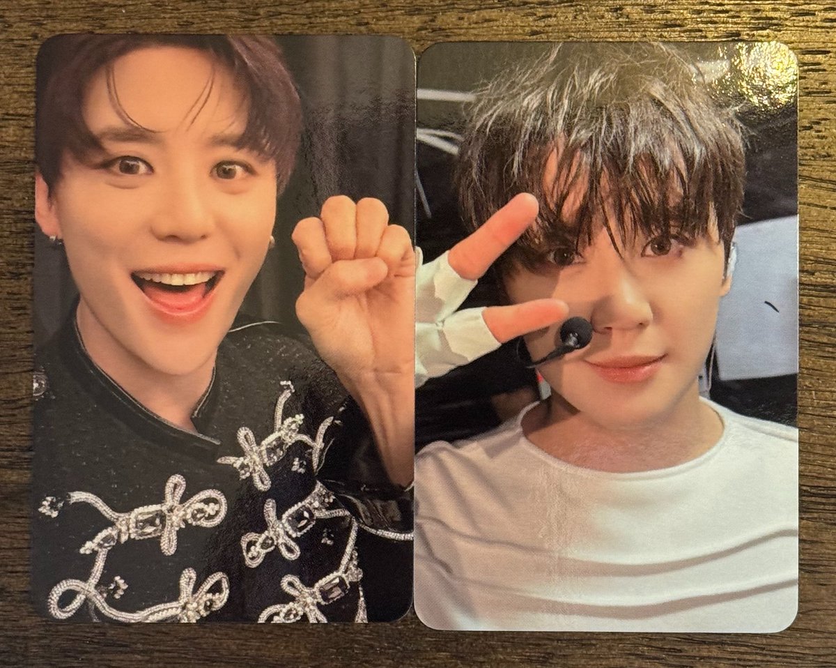 simple_basic_'s tweet photo. 사운드웨이브 대면 특전 포카 

주말아침 내 광대 살려
고양이랑 강아지가 와써ㅠㅠ 엄마 ㅠㅠ https://t.co/OKFfy0Vttc