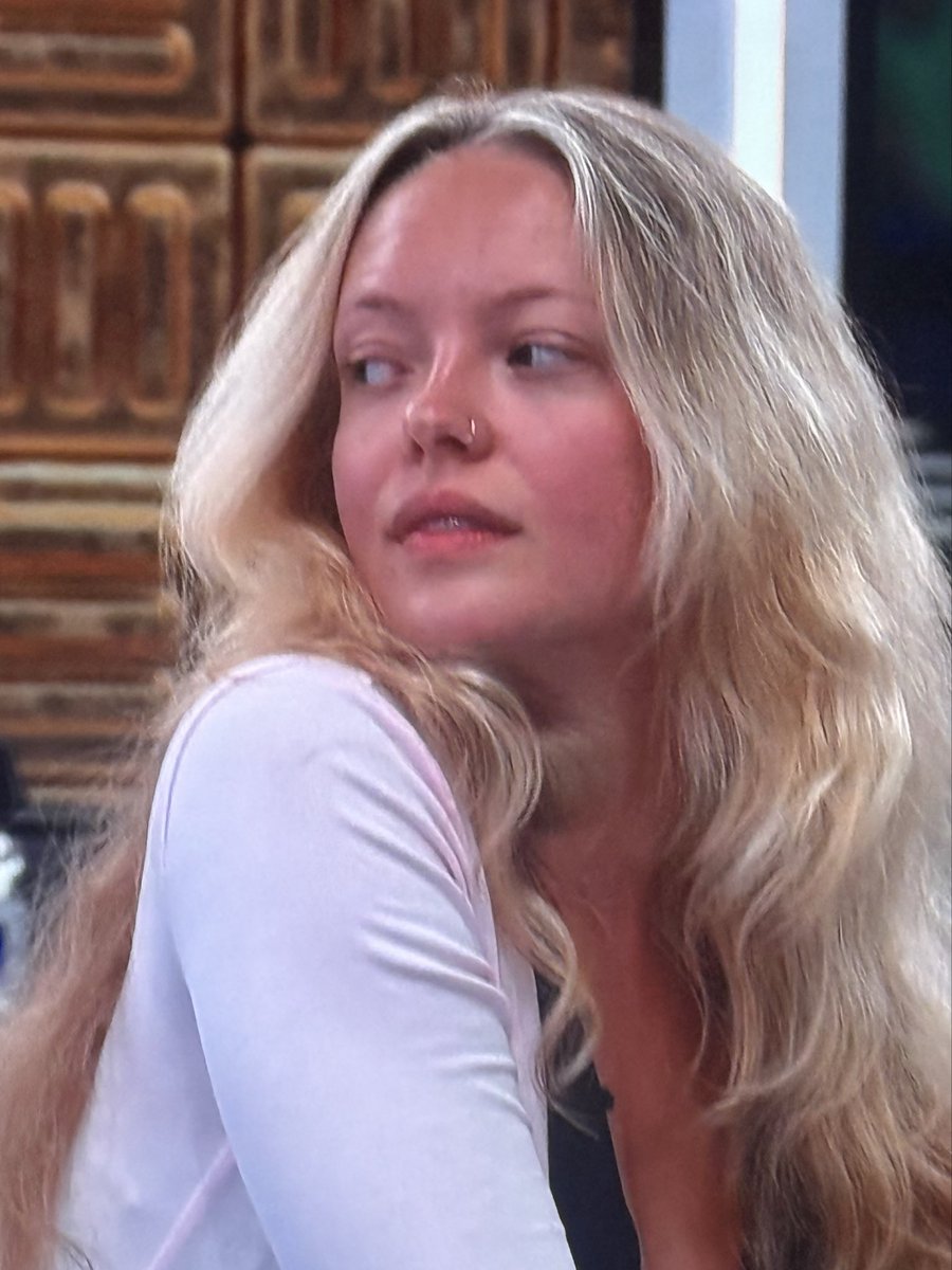 Paige_LF's tweet photo. Taylor and Melody are gorgeous, if I was Hayley I guess I’d be mad too.. #bb28 https://t.co/3uQw7GNjLU