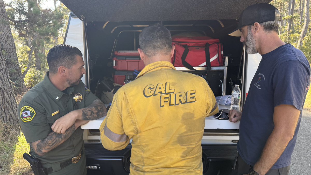 CALFIRELNU's tweet photo. #WoodsideFire Update:
Resources continue to make great progress. The fire is currently 143 acres and 37% contained.
Evacuation and Road Closure Updates:
- All Evacuation Orders and Warning have been lifted.
- Current road closures remain in place.
Resources will remain overnight working on strengthening containment lines and putting out hot spots.
For more information on this fire visit
https://t.co/ibwK5ynk6S