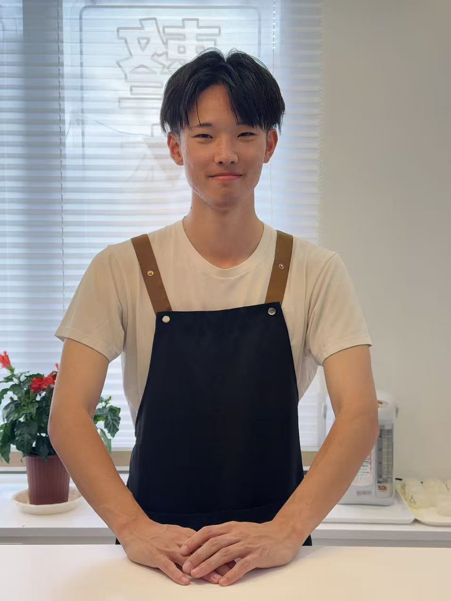 cn_salon's tweet photo. スタッフ紹介　杉森 文哉

疲労は溜め込む前に流す。
オイルマッサージで筋肉の緊張をゆるめながら、全身の疲れをしっかりリセット。
施術後の軽さと深いリラックス感をぜひご体感ください。

https://t.co/VLnq0ofGNm
#上野オイルマッサージ
#上野マッサージ
#UenoOilMassage
#UenoMassage https://t.co/h3H80U4Udu