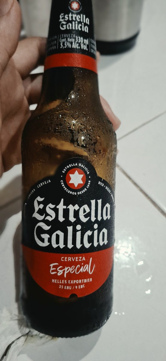 Brizwat's tweet photo. Un españolete me presentó estas chelitas!! 👌
Like!!! Y la chelita también! 😝😎😅
#AfterRunning https://t.co/THlJIwOvoY